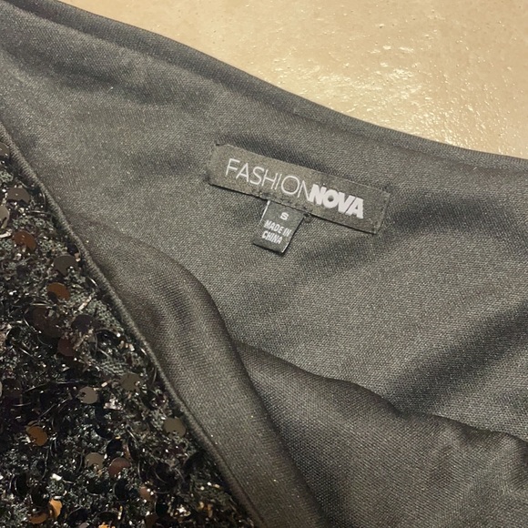 Dress - Picture 2 of 4